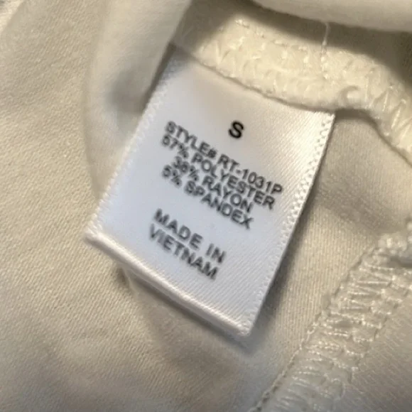 Zenana Sleeveless Mock-TurtleNeck Pleated Top with Waistband size Small NWOT - Picture 6 of 6